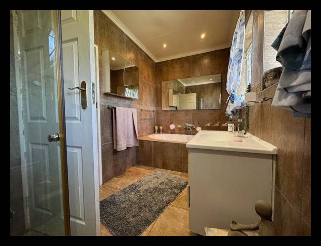 3 BEDROOM HOUSE FOR SALE IN GLEN MARAIS